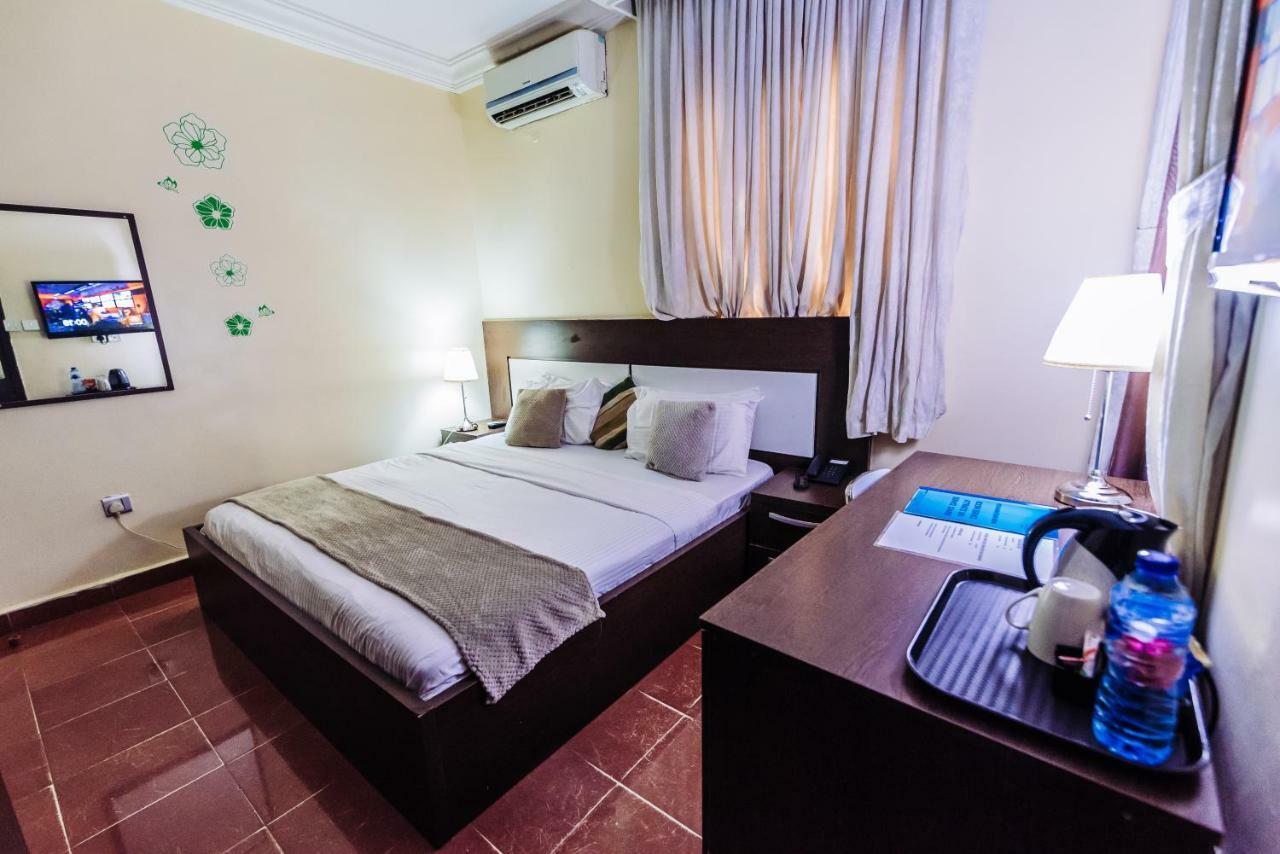 Tranquil Mews Hotel Jabi ภายนอก รูปภาพ